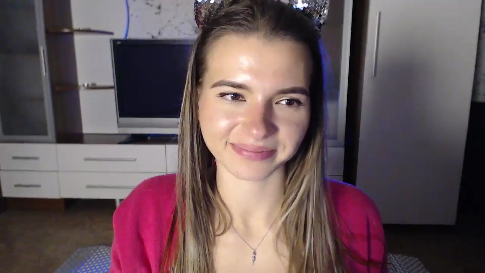 Gallery image thumbnail from Univers's myfreecams stream on, 10/25/2024, 01:35 image 4 of 20