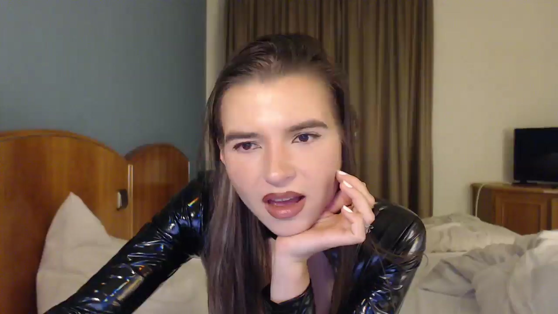 Gallery image thumbnail from Univers's myfreecams stream on, 11/16/2024, 19:57 image 16 of 20