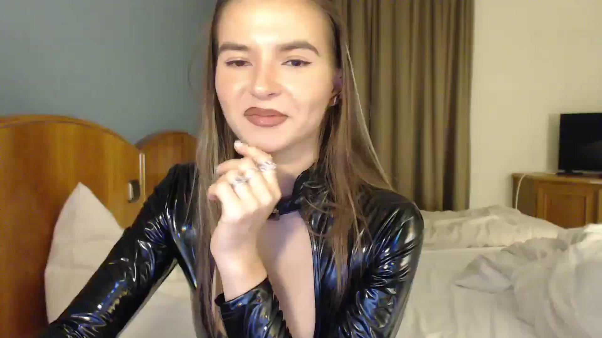 Gallery image thumbnail from Univers's myfreecams stream on, 11/16/2024, 20:11 image 8 of 20