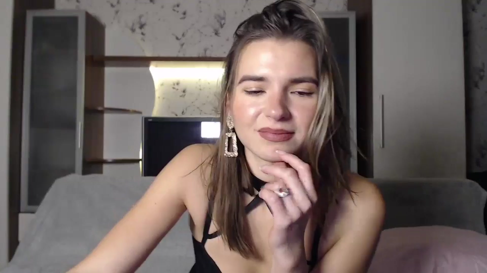 Gallery image thumbnail from Univers's myfreecams stream on, 12/01/2024, 23:58 image 6 of 20
