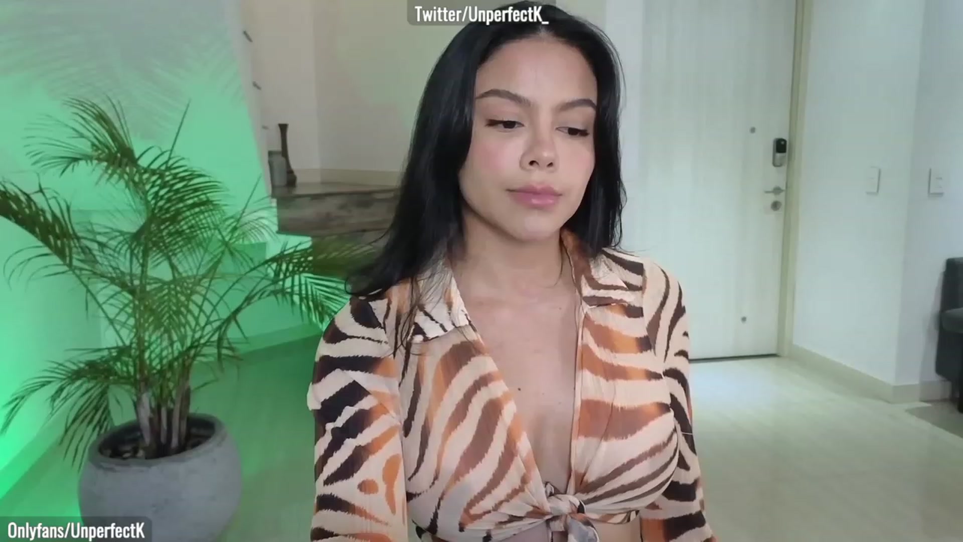 Gallery image thumbnail from UnperfectK's myfreecams stream on, 04/05/2023, 03:39 image 3 of 20