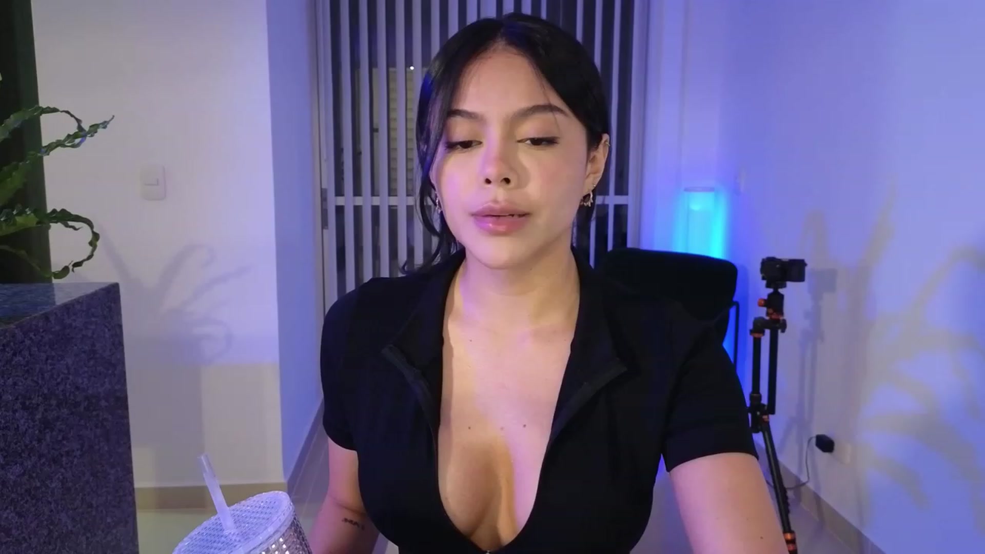 Gallery image thumbnail from UnperfectK's myfreecams stream on, 09/13/2023, 04:54 image 1 of 20