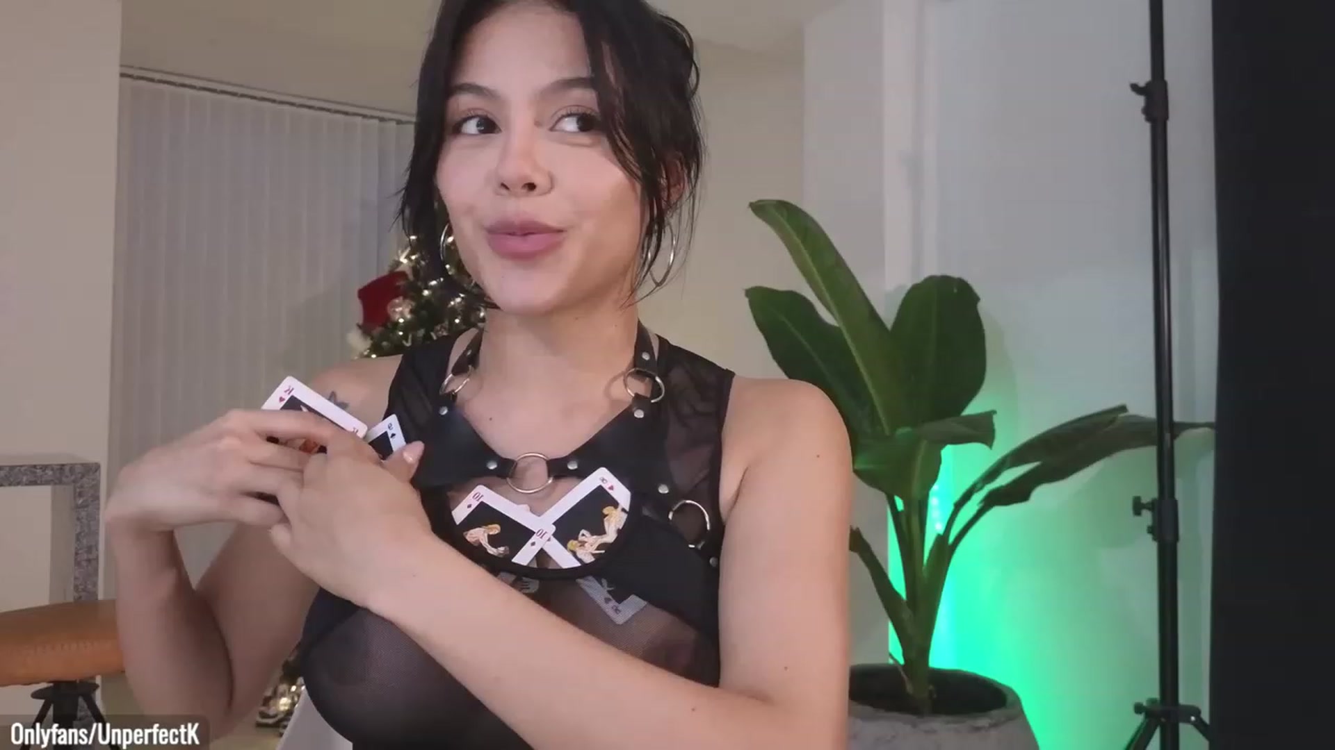 Gallery image thumbnail from UnperfectK's myfreecams stream on, 12/17/2023, 01:03 image 8 of 20