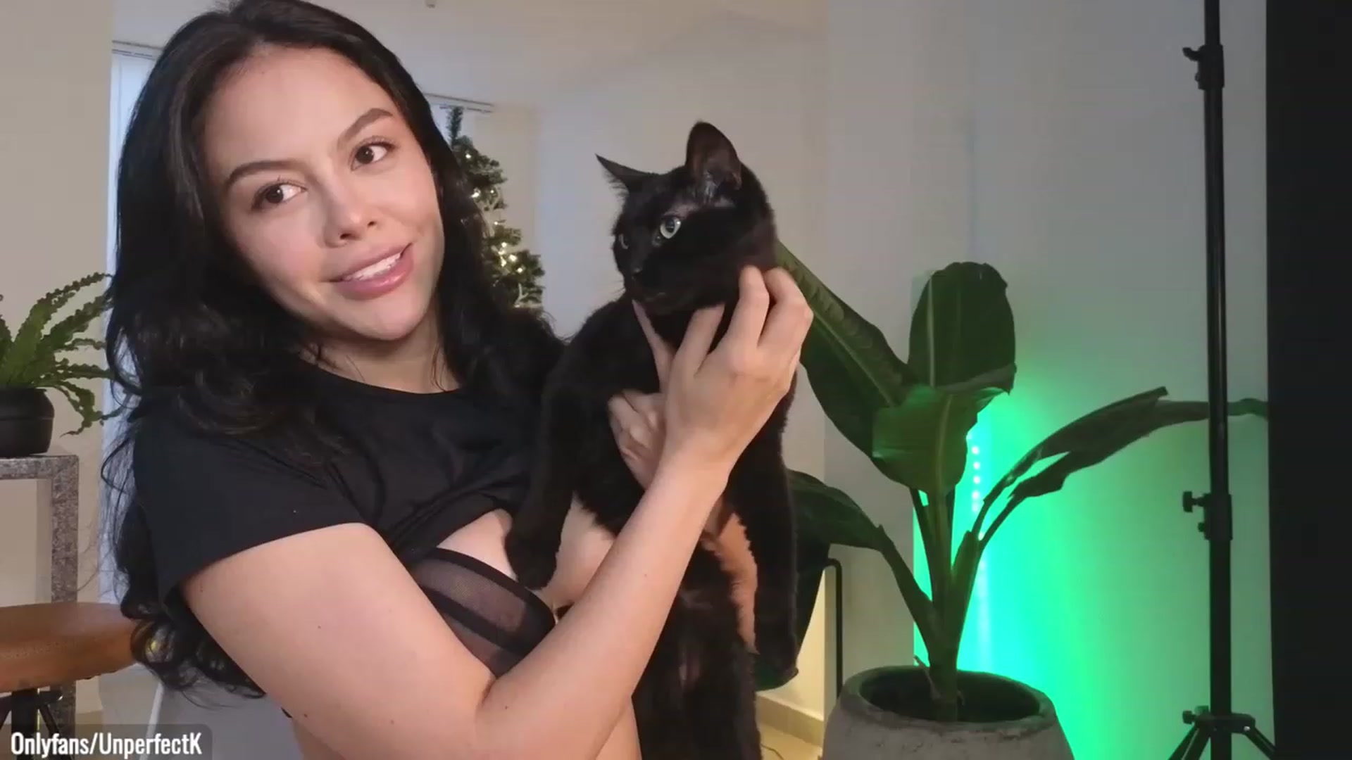 Gallery image thumbnail from UnperfectK's myfreecams stream on, 12/23/2023, 04:27 image 3 of 20