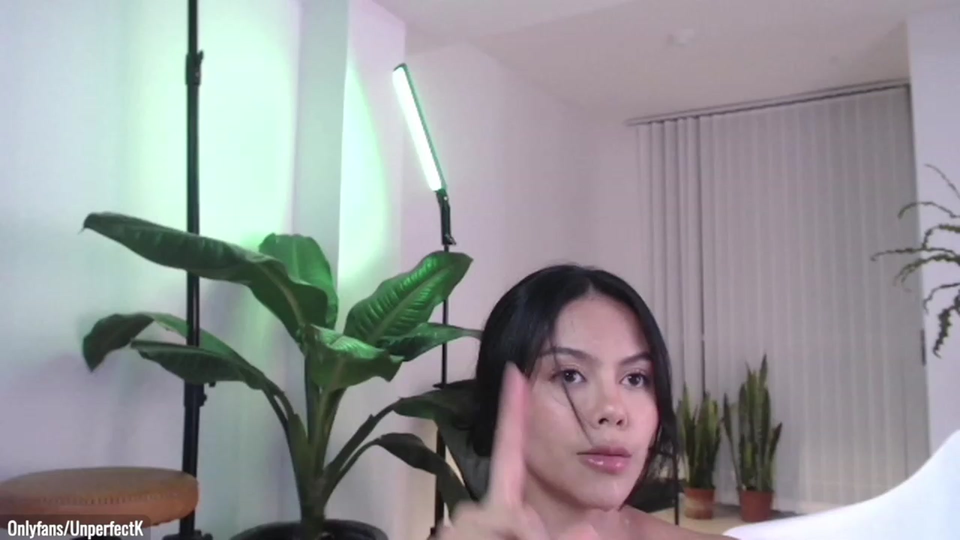 Gallery image thumbnail from UnperfectK's myfreecams stream on, 01/31/2024, 24:20 image 13 of 20