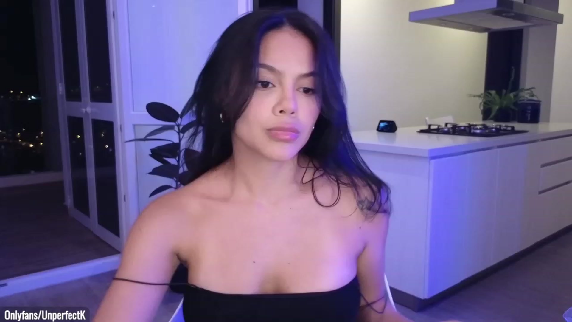 Gallery image thumbnail from UnperfectK's myfreecams stream on, 03/02/2024, 01:25 image 17 of 20