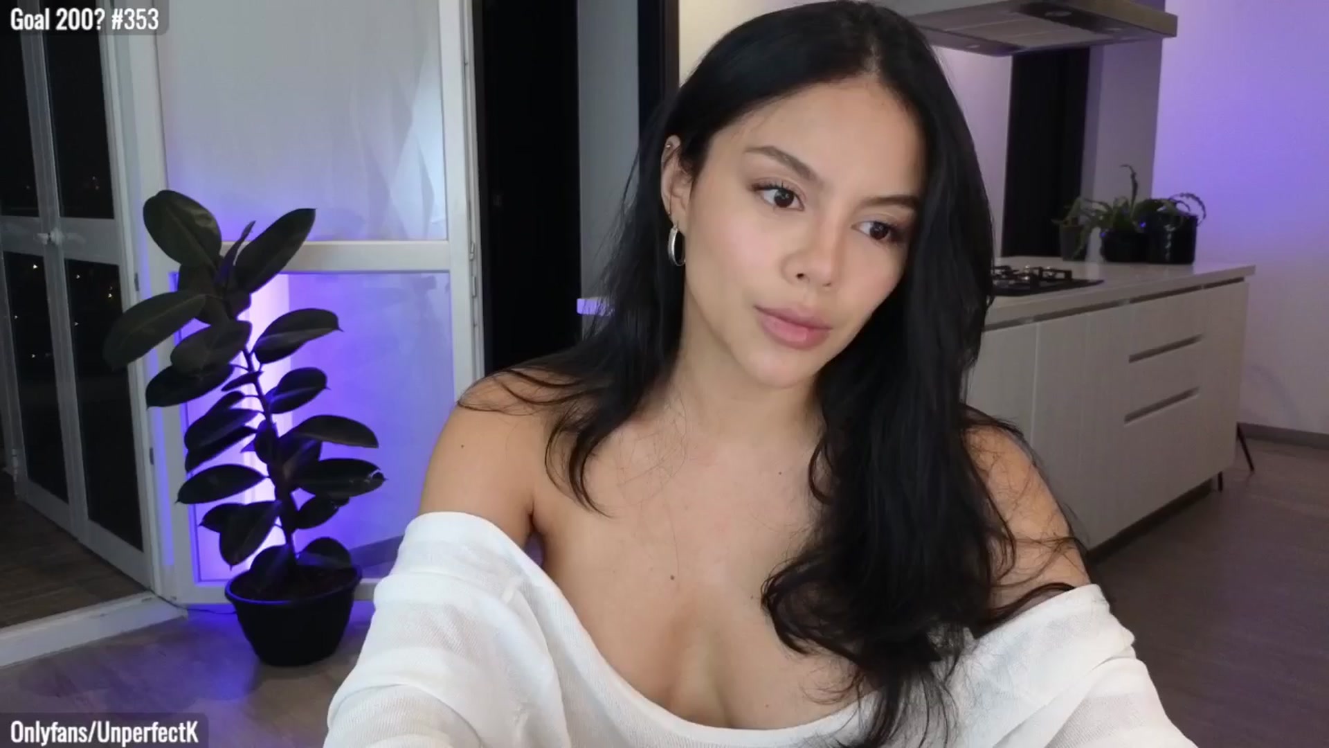 Gallery image thumbnail from UnperfectK's myfreecams stream on, 03/23/2024, 02:11 image 8 of 20