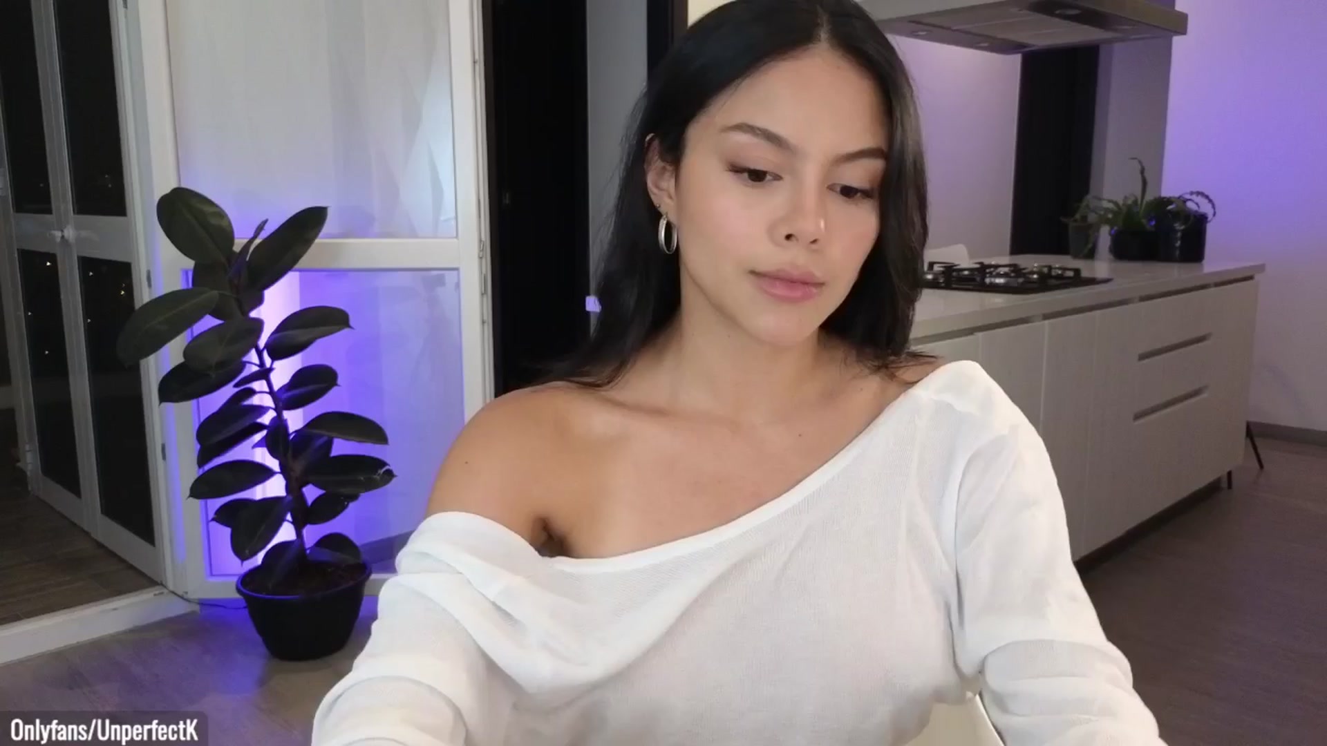 Gallery image thumbnail from UnperfectK's myfreecams stream on, 03/23/2024, 02:11 image 4 of 20