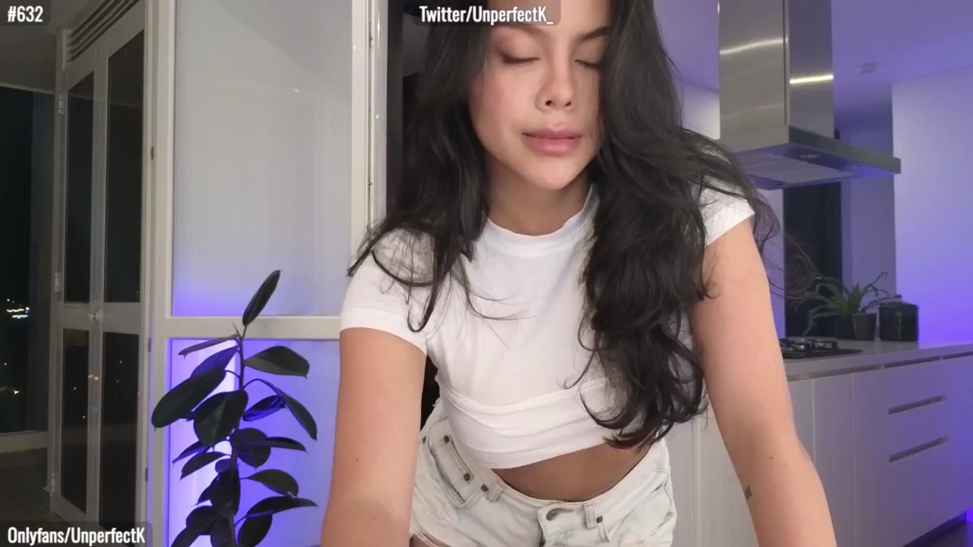 Gallery image thumbnail from UnperfectK's myfreecams stream on, 05/17/2024, 01:31 image 16 of 20