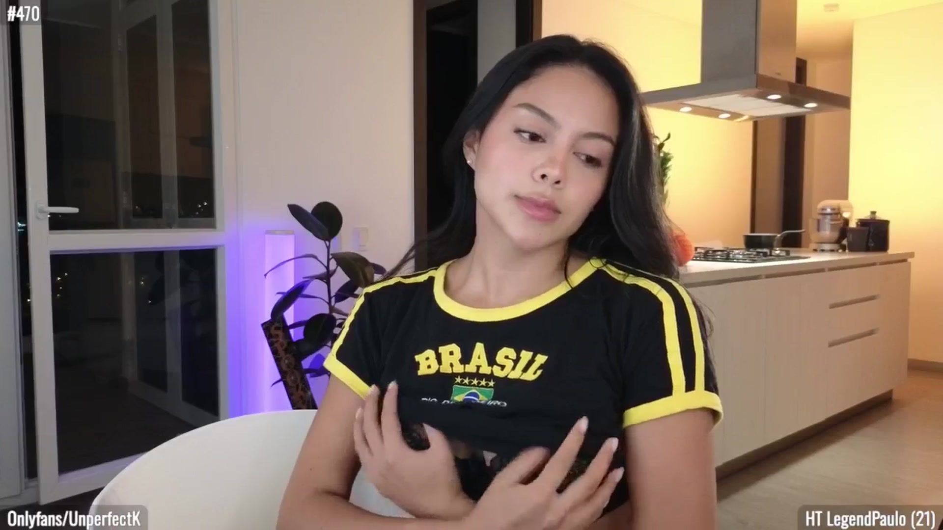 Gallery image thumbnail from UnperfectK's myfreecams stream on, 10/18/2024, 01:33 image 15 of 20
