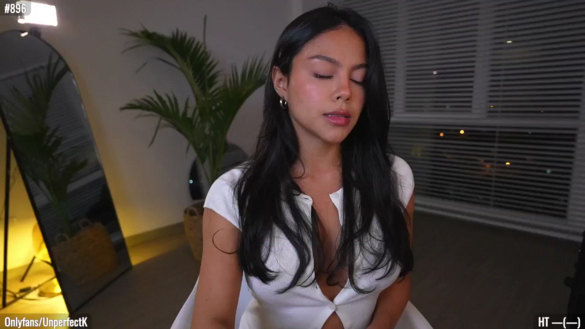 Gallery image thumbnail from UnperfectK's myfreecams stream on, 03/26/2025, 01:13 image 2 of 20