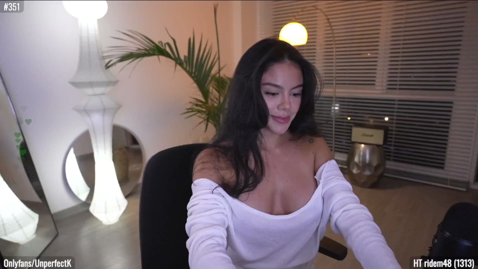 Gallery image thumbnail from UnperfectK's myfreecams stream on, 06/05/2025, 03:28 image 10 of 20