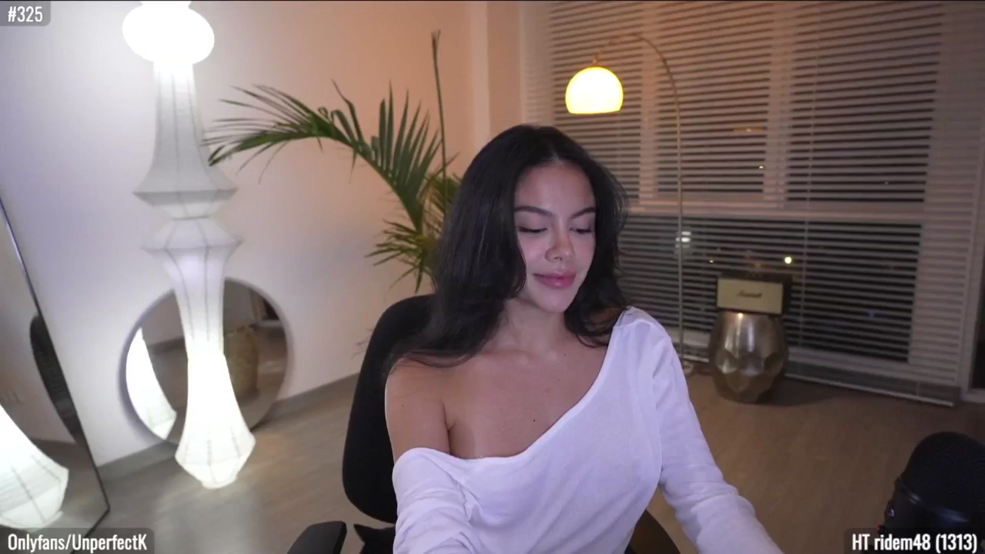 Gallery image thumbnail from UnperfectK's myfreecams stream on, 06/05/2025, 03:28 image 13 of 20