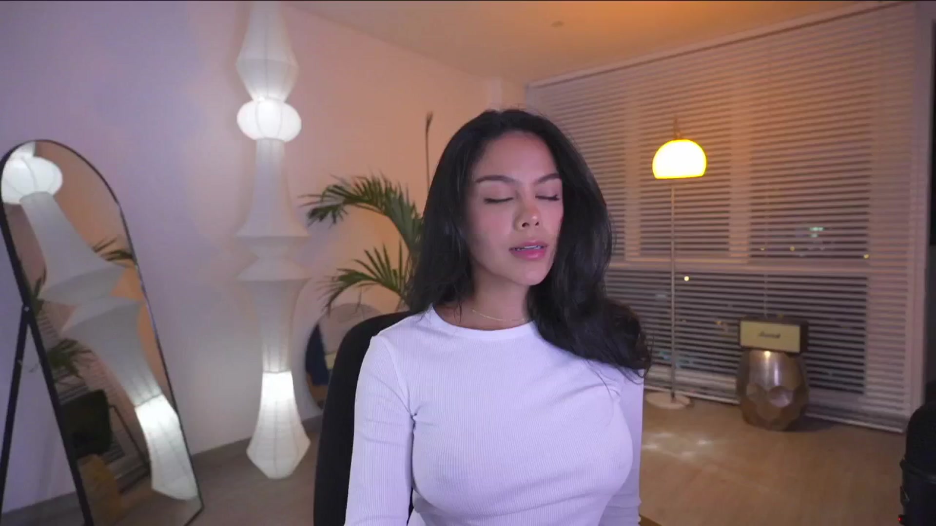 Gallery image thumbnail from UnperfectK's myfreecams stream on, 08/08/2025, 02:49 image 12 of 20