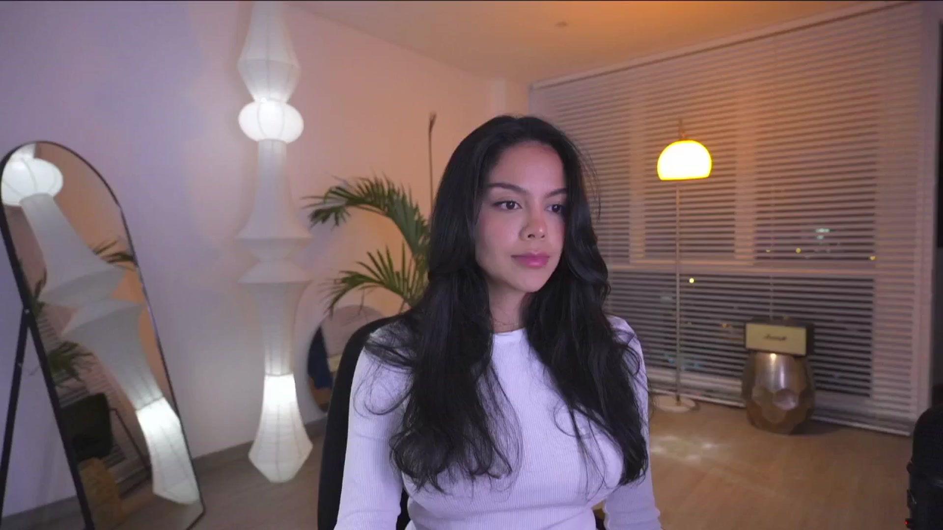 Gallery image thumbnail from UnperfectK's myfreecams stream on, 08/08/2025, 02:49 image 17 of 20