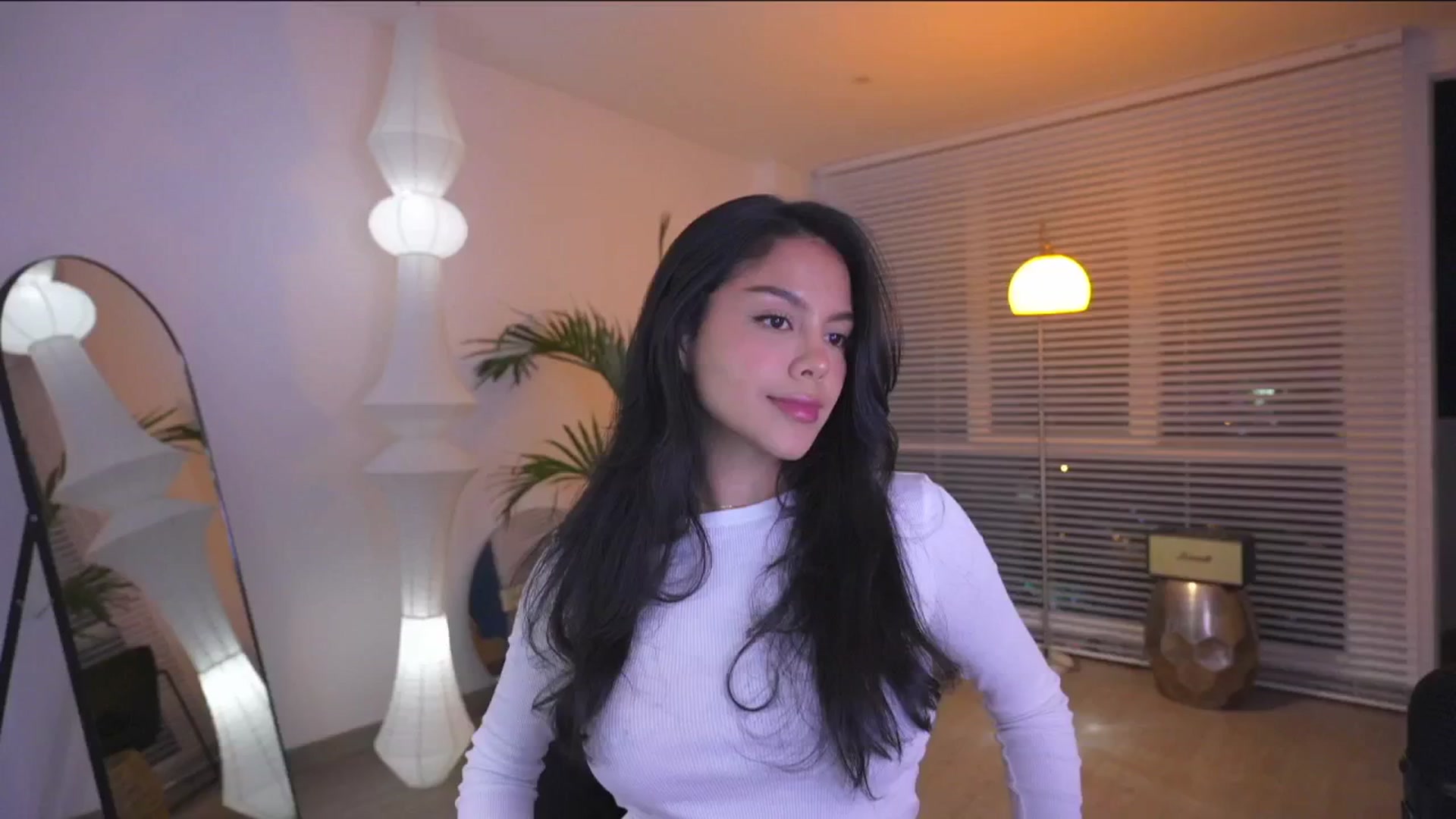 Gallery image thumbnail from UnperfectK's myfreecams stream on, 08/08/2025, 02:49 image 4 of 20