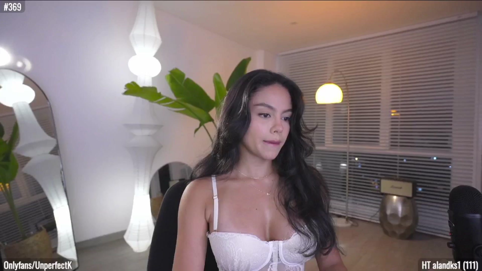 Gallery image thumbnail from UnperfectK's myfreecams stream on, 09/11/2025, 03:43 image 4 of 20
