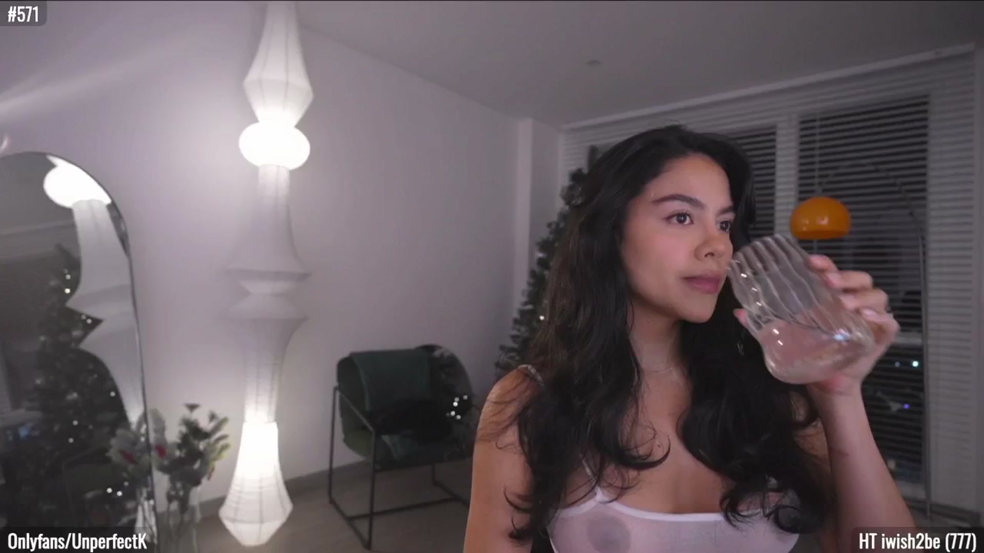 Gallery image thumbnail from UnperfectK's myfreecams stream on, 12/01/2025, 01:39 image 16 of 20