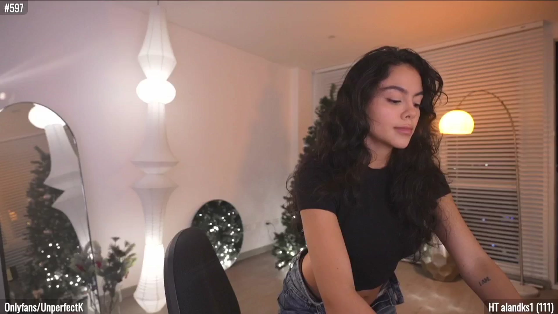 Gallery image thumbnail from UnperfectK's myfreecams stream on, 12/05/2025, 01:56 image 14 of 20