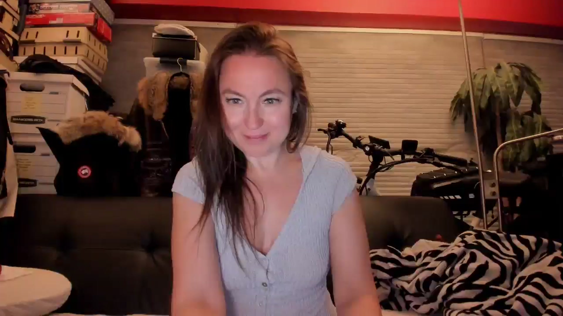 Gallery image thumbnail from UntamedBooty's myfreecams stream on, 04/29/2026, 09:51 image 16 of 20