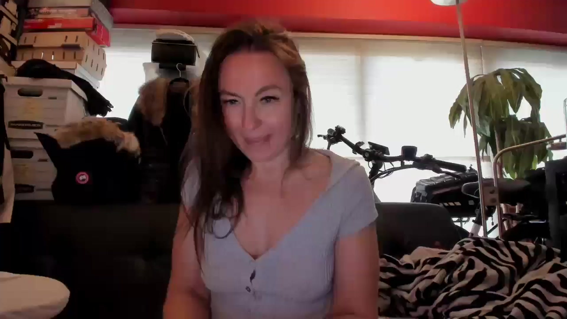 Gallery image thumbnail from UntamedBooty's myfreecams stream on, 04/29/2026, 10:40 image 17 of 20