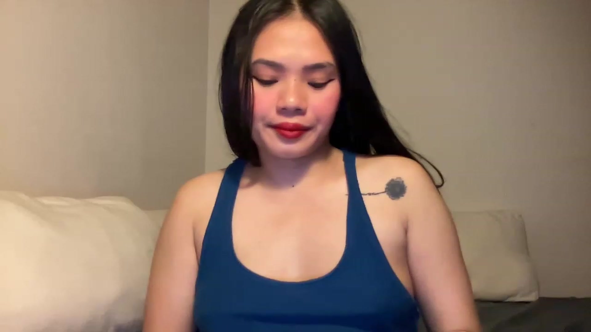 Gallery image thumbnail from UrAsianGirl's myfreecams stream on, 11/18/2022, 04:43 image 13 of 20