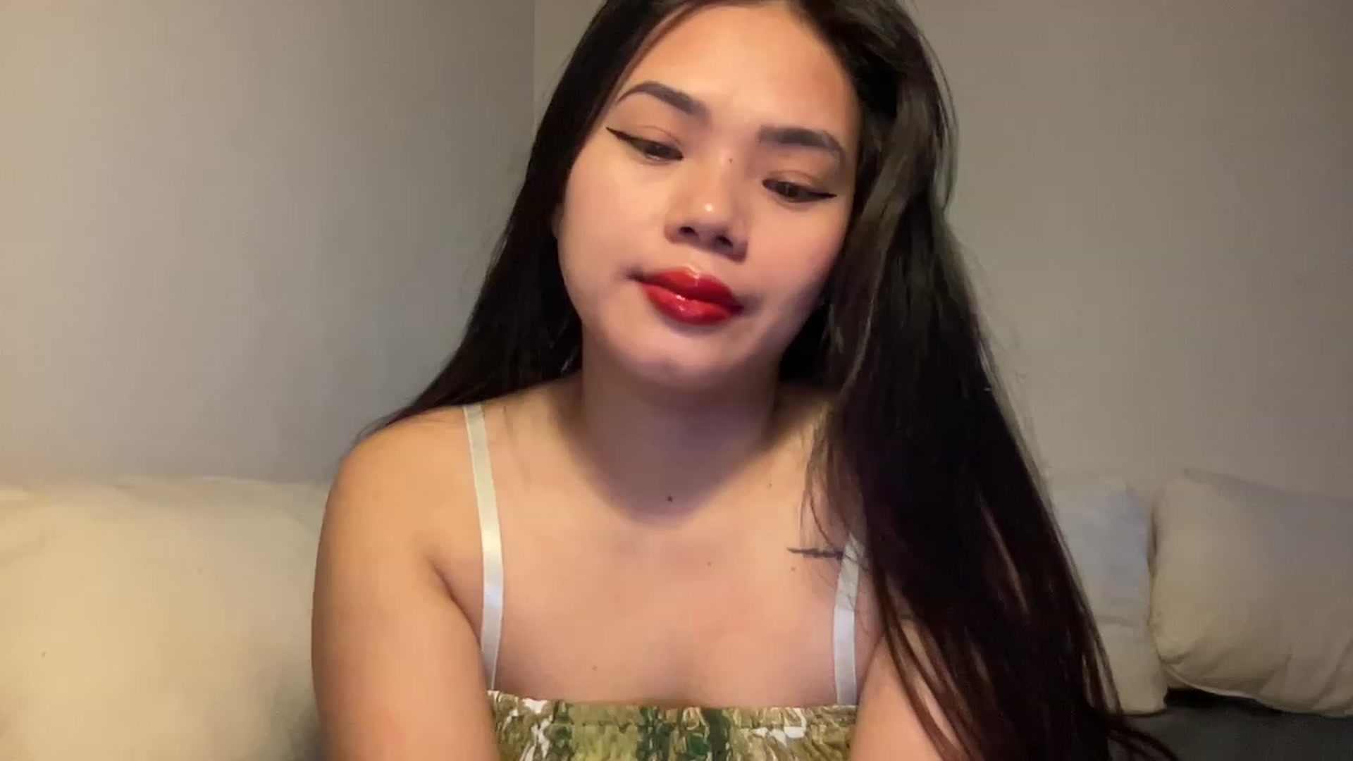 Gallery image thumbnail from UrAsianGirl's myfreecams stream on, 11/19/2022, 21:29 image 14 of 20