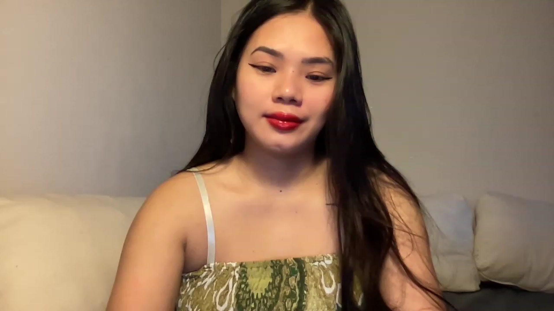 Gallery image thumbnail from UrAsianGirl's myfreecams stream on, 11/19/2022, 21:29 image 5 of 20
