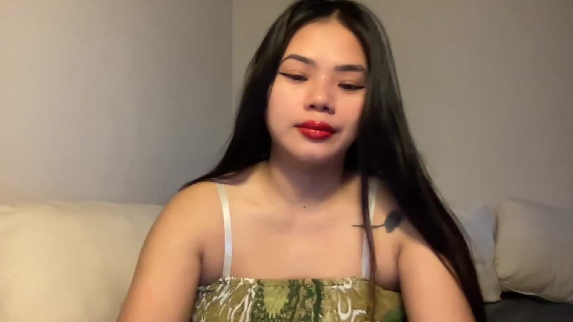 Gallery image thumbnail from UrAsianGirl's myfreecams stream on, 11/19/2022, 21:29 image 2 of 20