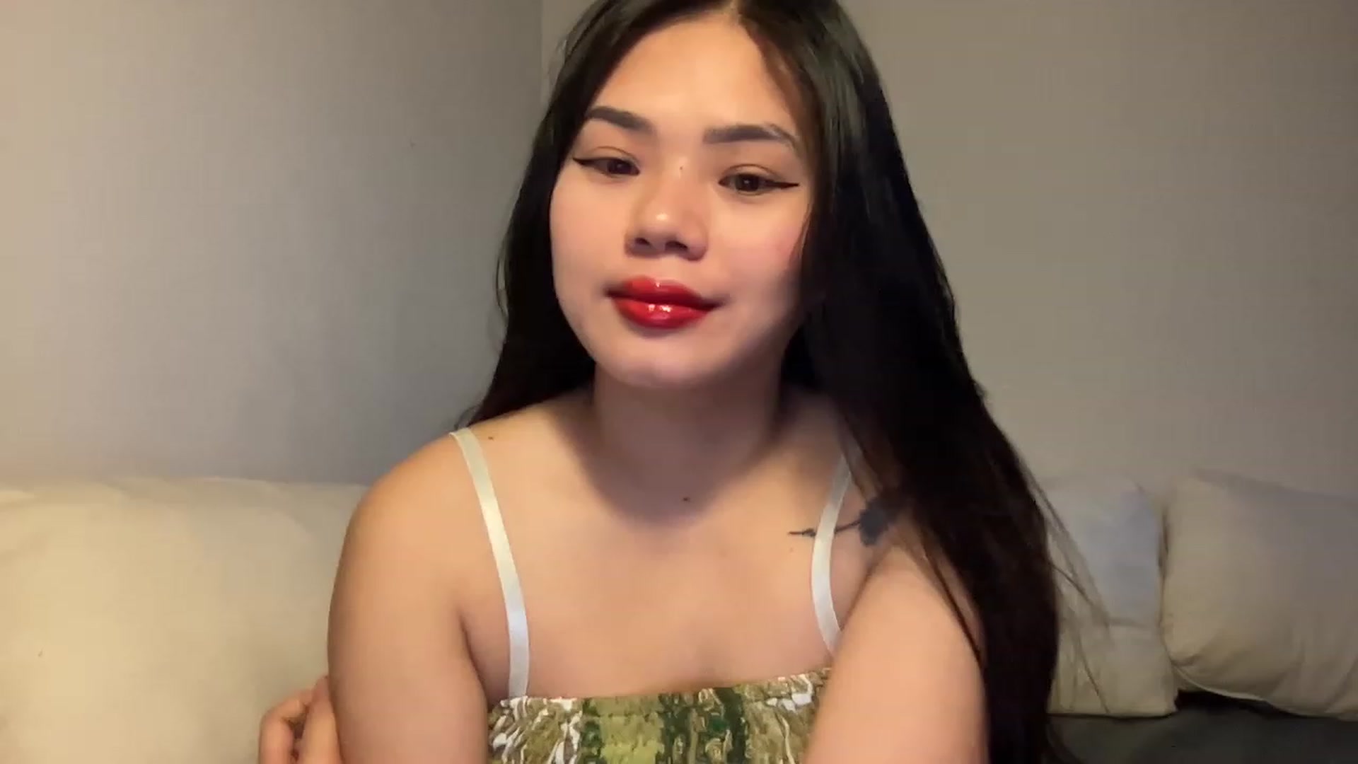 Gallery image thumbnail from UrAsianGirl's myfreecams stream on, 11/19/2022, 21:29 image 4 of 20