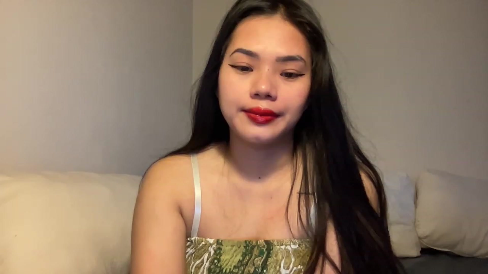 Gallery image thumbnail from UrAsianGirl's myfreecams stream on, 11/19/2022, 21:29 image 13 of 20