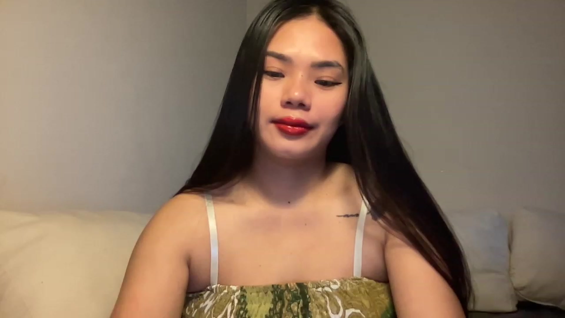 Gallery image thumbnail from UrAsianGirl's myfreecams stream on, 11/19/2022, 22:11 image 2 of 20