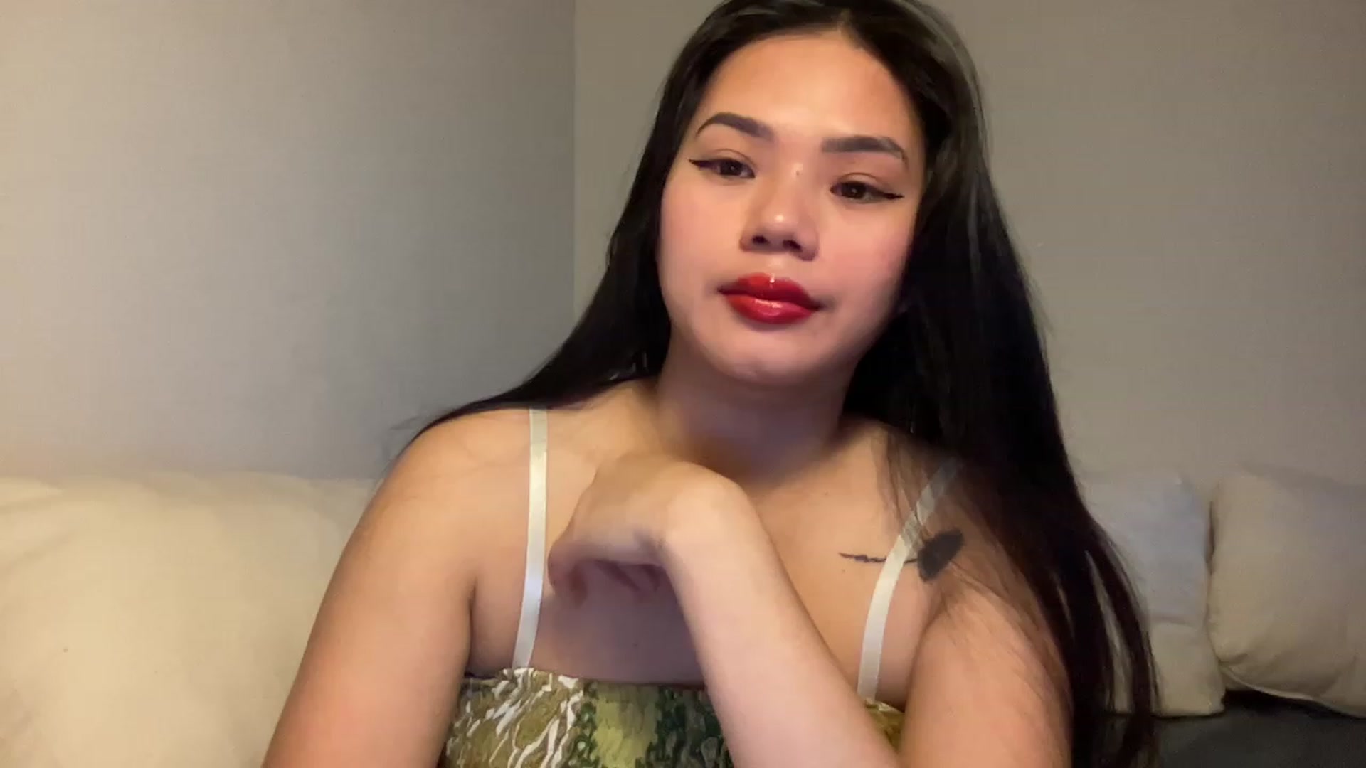 Gallery image thumbnail from UrAsianGirl's myfreecams stream on, 11/19/2022, 22:11 image 6 of 20