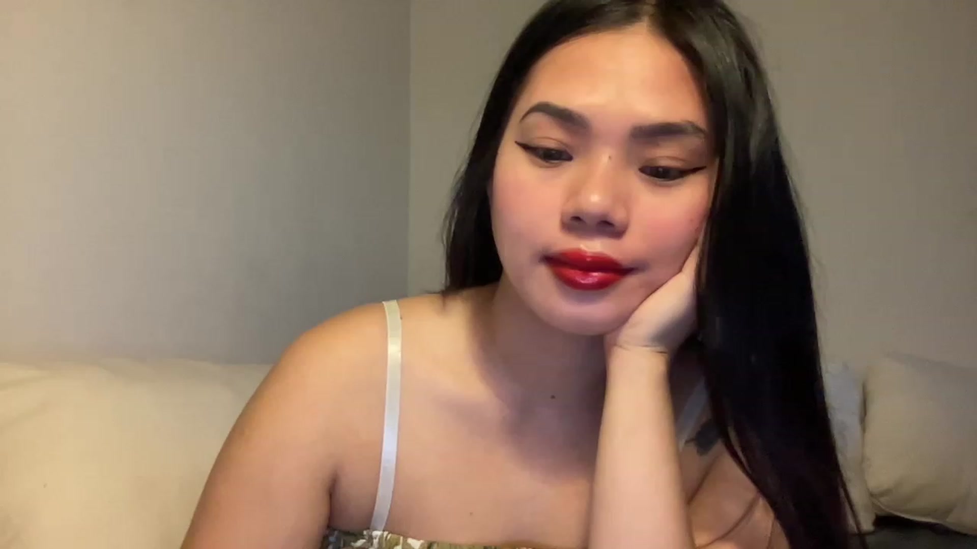Gallery image thumbnail from UrAsianGirl's myfreecams stream on, 11/19/2022, 22:11 image 10 of 20