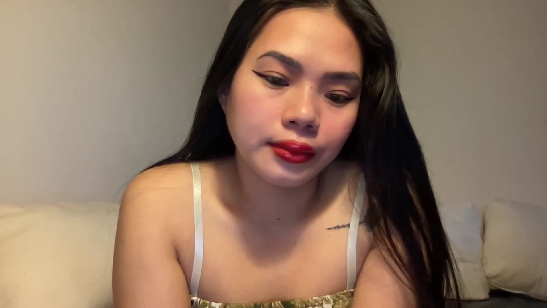 Gallery image thumbnail from UrAsianGirl's myfreecams stream on, 11/19/2022, 22:11 image 8 of 20
