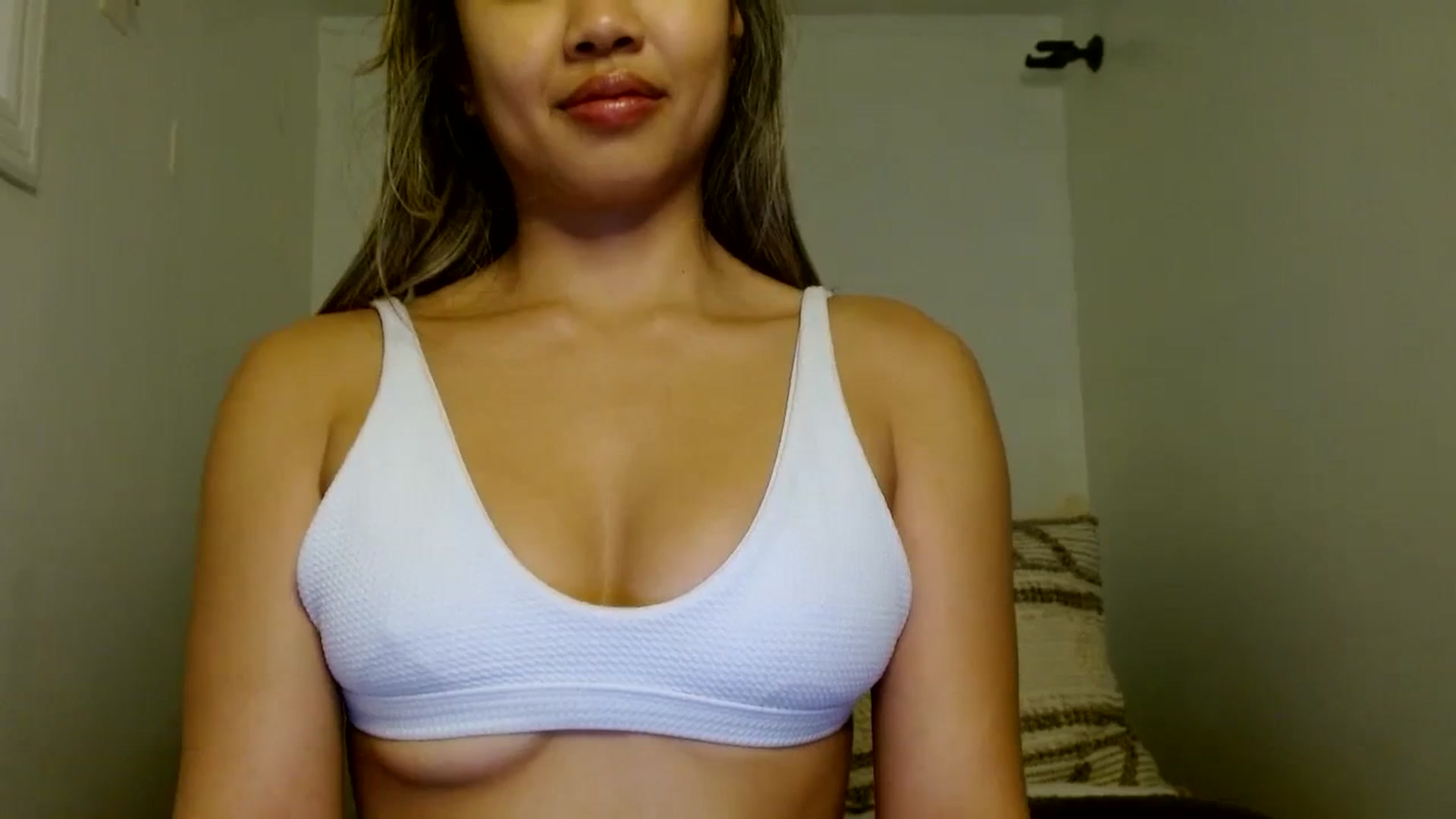 Gallery image thumbnail from UrBabyGirl's myfreecams stream on, 01/21/2024, 04:38 image 14 of 20