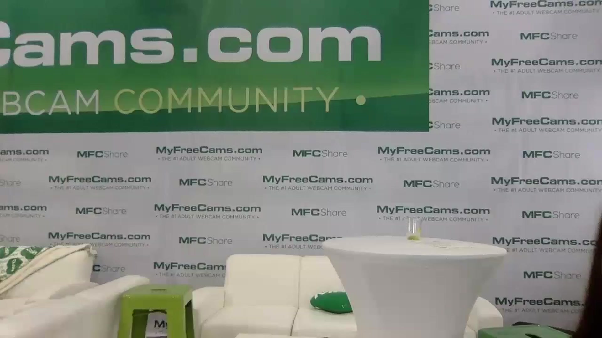 Gallery image thumbnail from UrBabyGirl's myfreecams stream on, 01/25/2024, 02:22 image 1 of 20