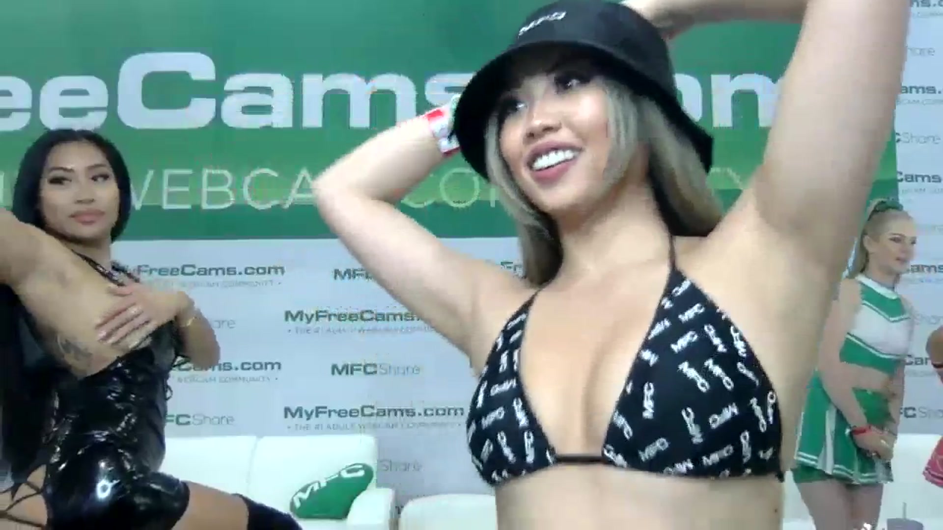 Gallery image thumbnail from UrBabyGirl's myfreecams stream on, 01/26/2024, 24:31 image 2 of 20