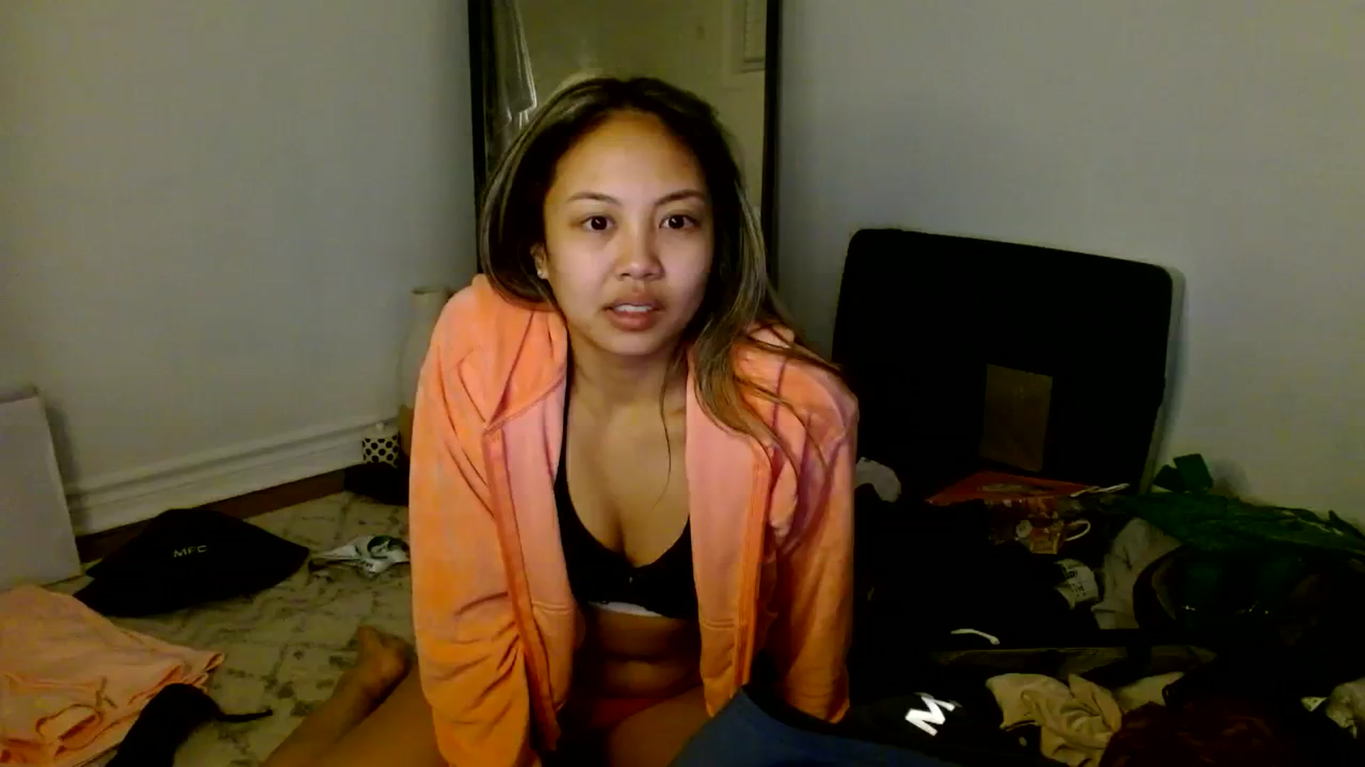 Gallery image thumbnail from UrBabyGirl's myfreecams stream on, 01/30/2024, 24:01 image 20 of 20
