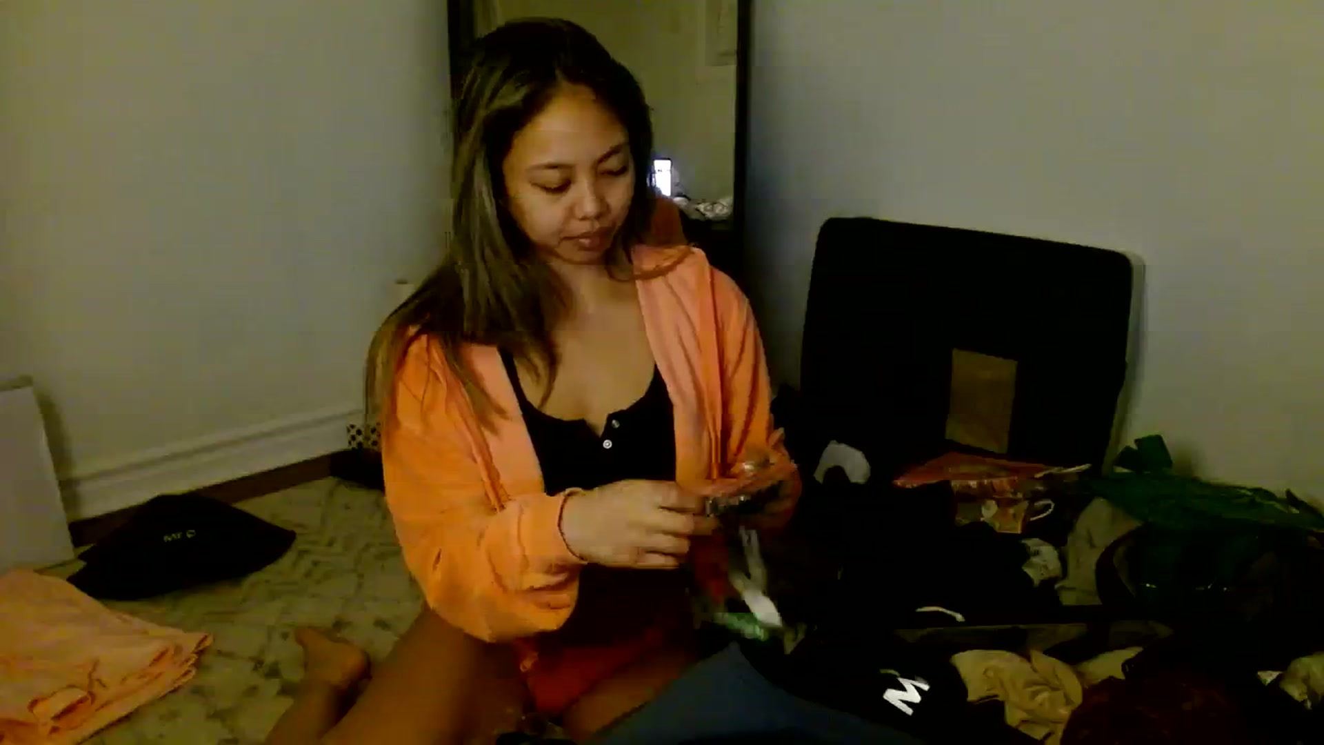 Gallery image thumbnail from UrBabyGirl's myfreecams stream on, 01/30/2024, 24:01 image 19 of 20