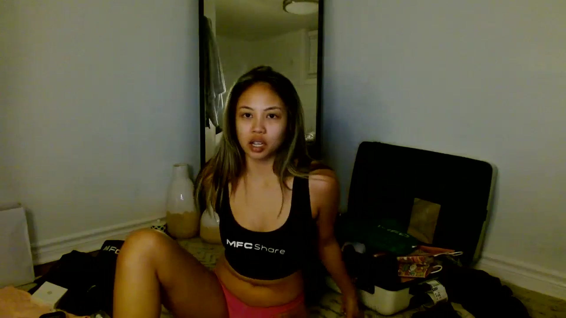 Gallery image thumbnail from UrBabyGirl's myfreecams stream on, 01/30/2024, 24:24 image 17 of 20