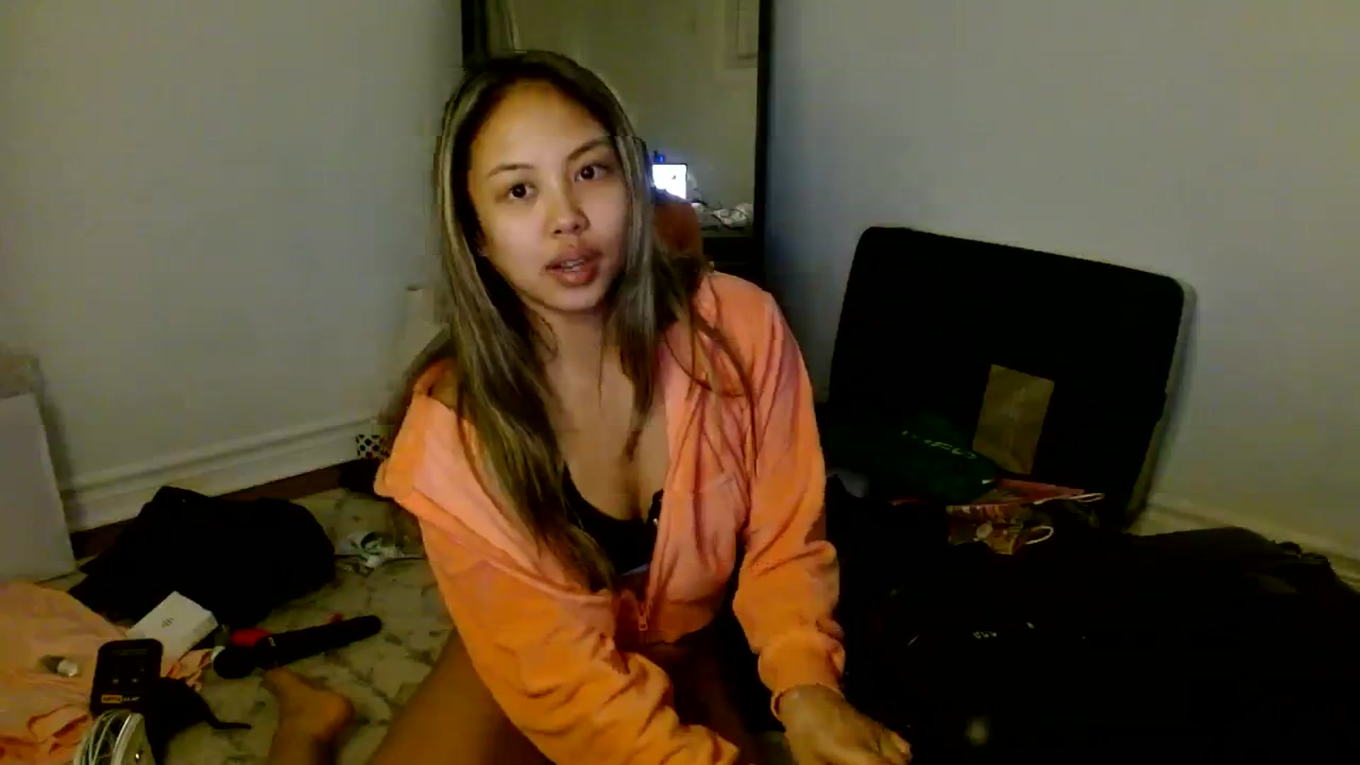 Gallery image thumbnail from UrBabyGirl's myfreecams stream on, 01/30/2024, 24:24 image 3 of 20