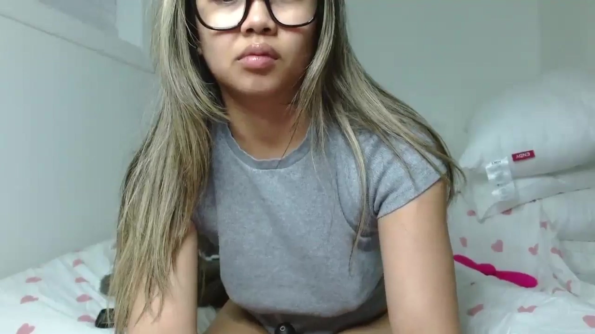 Gallery image thumbnail from UrBabyGirl's myfreecams stream on, 05/08/2024, 05:21 image 8 of 20
