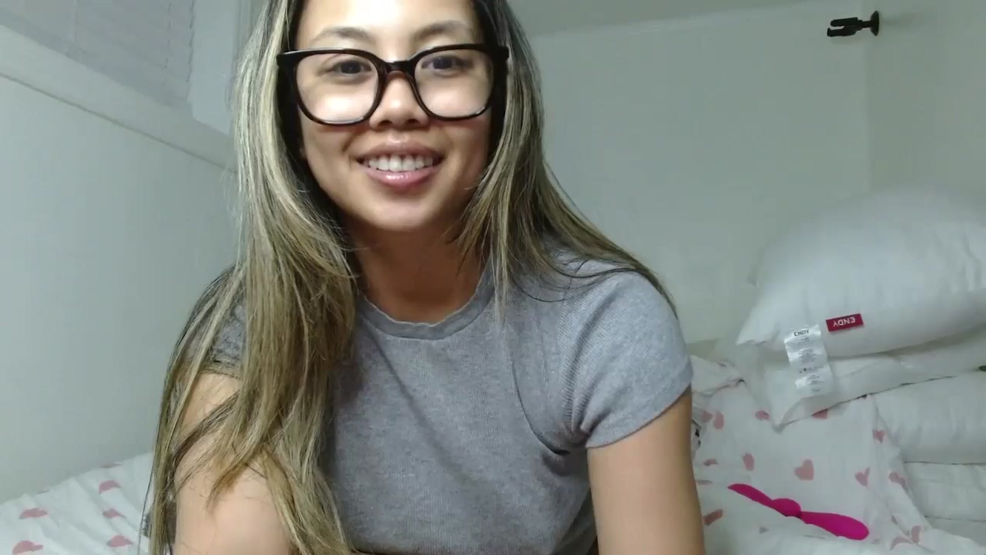 Gallery image thumbnail from UrBabyGirl's myfreecams stream on, 05/08/2024, 05:21 image 11 of 20