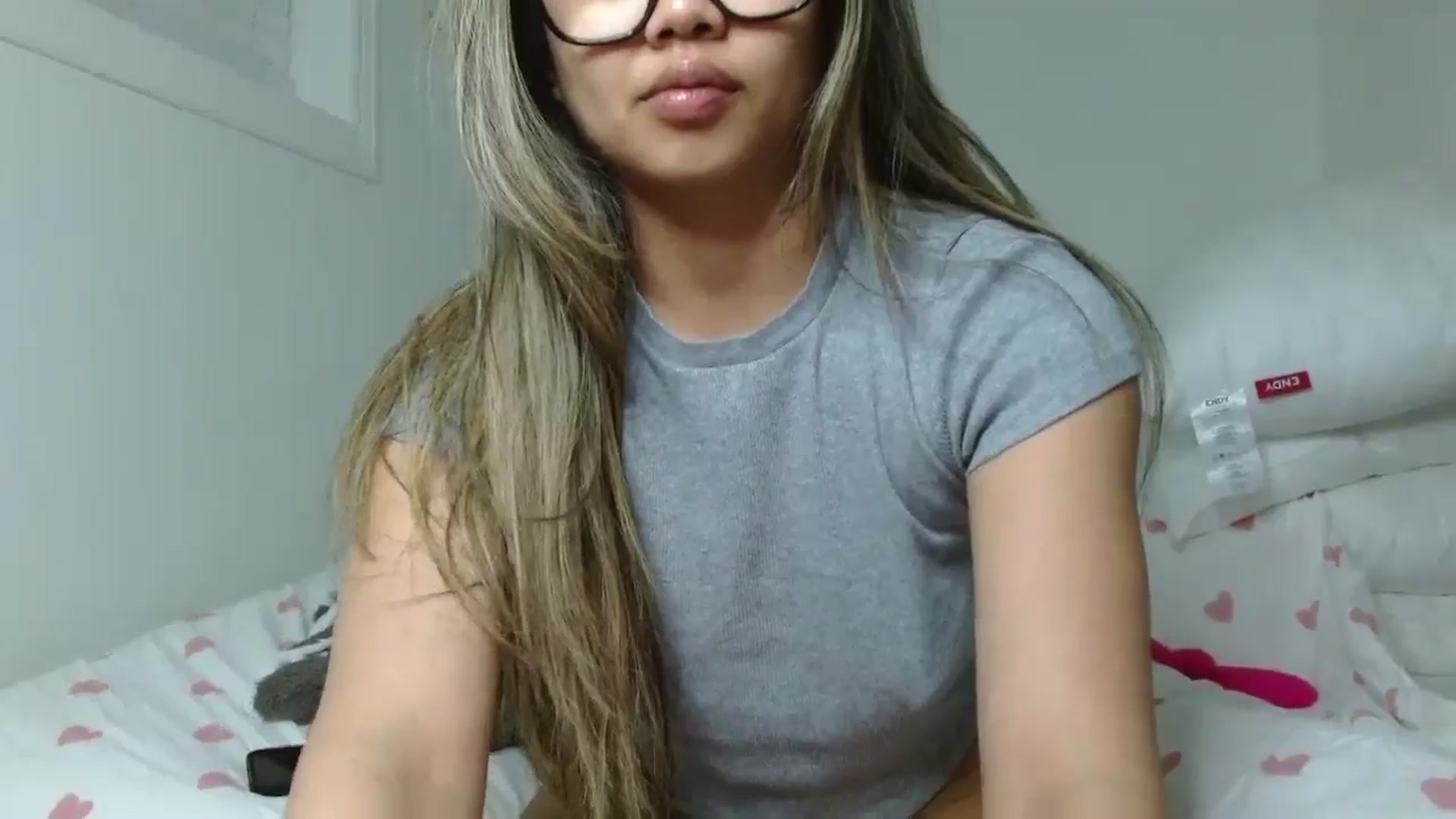 Gallery image thumbnail from UrBabyGirl's myfreecams stream on, 05/08/2024, 05:21 image 7 of 20