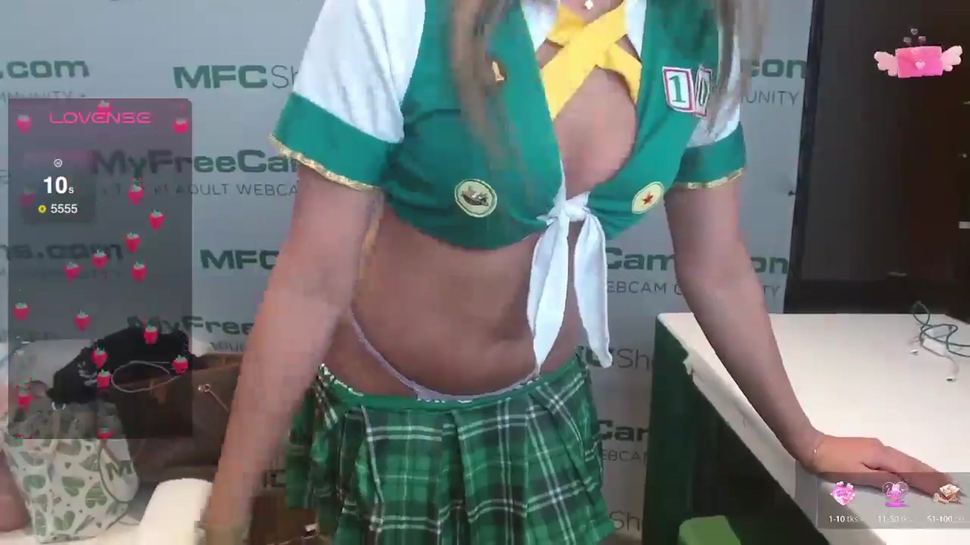 Gallery image thumbnail from UrBabyGirl's myfreecams stream on, 01/24/2025, 04:02 image 20 of 20