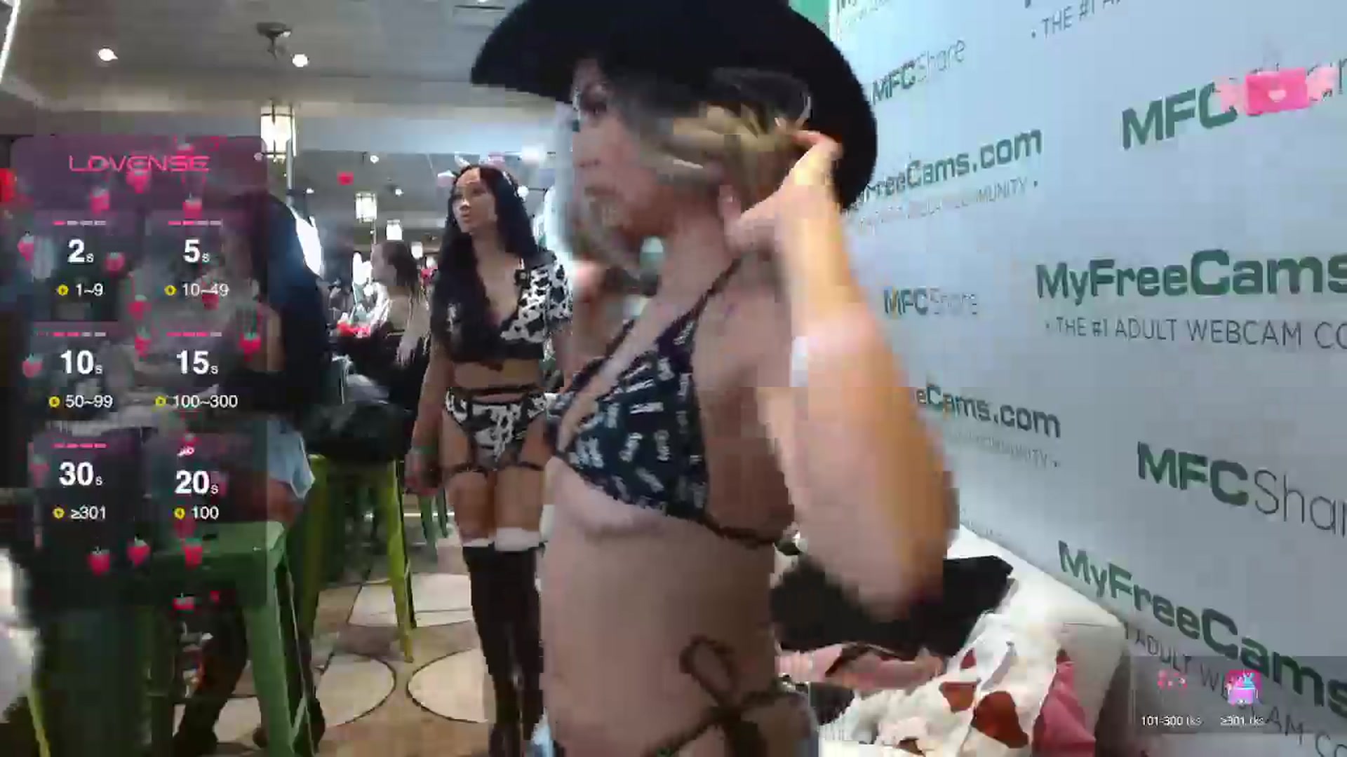 Gallery image thumbnail from UrBabyGirl's myfreecams stream on, 01/25/2025, 01:54 image 4 of 20