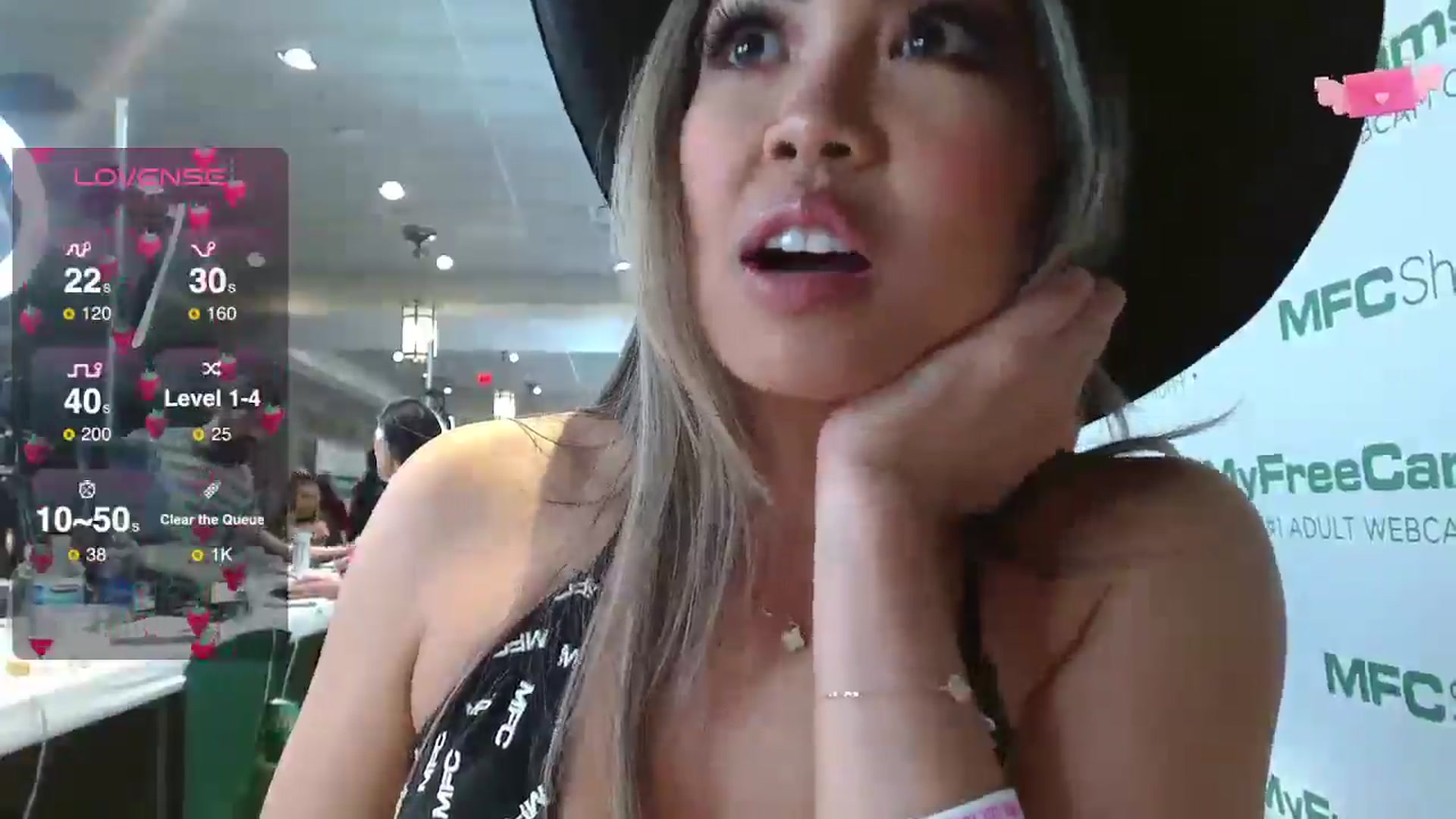 Gallery image thumbnail from UrBabyGirl's myfreecams stream on, 01/25/2025, 01:54 image 18 of 20