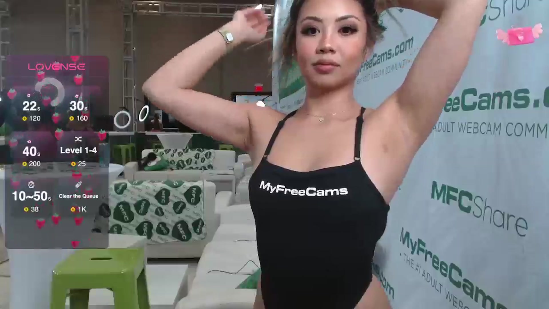 Gallery image thumbnail from UrBabyGirl's myfreecams stream on, 01/25/2025, 23:59 image 9 of 20