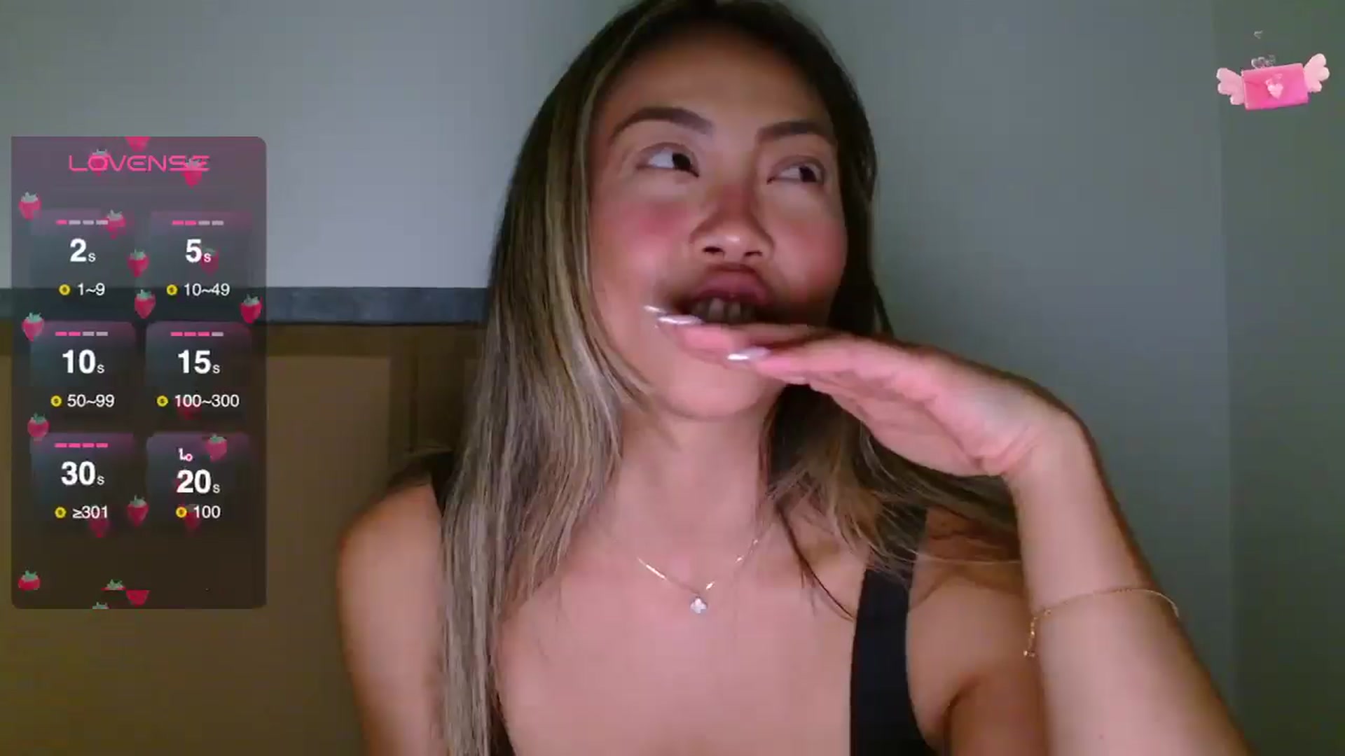 Gallery image thumbnail from UrBabyGirl's myfreecams stream on, 01/31/2025, 21:19 image 19 of 20